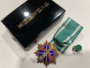 日本軍 勲章の値段と価格推移は？｜717件の売買データから日本軍 勲章