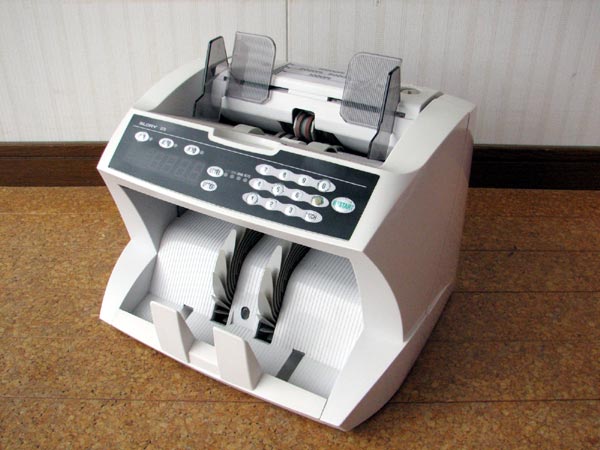 グローリー紙幣計算機 GFB-90-E 中古品① （□グローリー 小型紙幣 