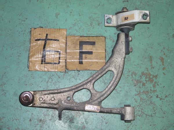 A12-126 H17 SG9 フォレスターSTI 後期 右 フロント ロアアーム