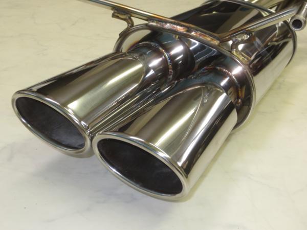 F50シーマ用メーカー不明オーバルデュアル出しマフラー未使用品 自動車