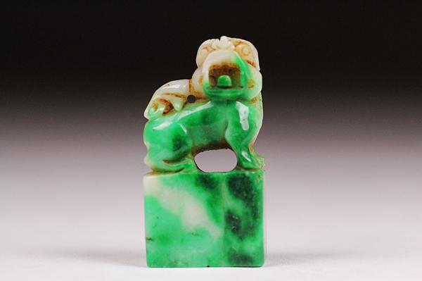 【龍紋】本翡翠製 文房用具 神獣印材 4cm R473