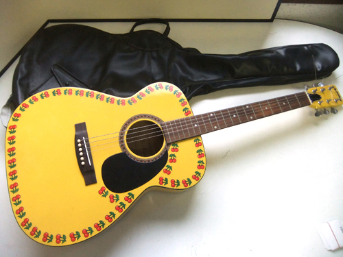 104188a【TVジョッキー 黄色いギター/TV-JockeyPro.Martinテレビ(本体