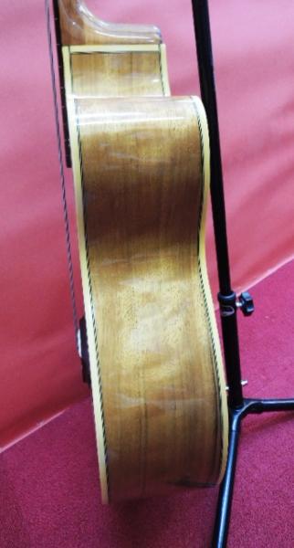 □【ジャンク品】Basser Bass エレアコベース BB2001□/B 