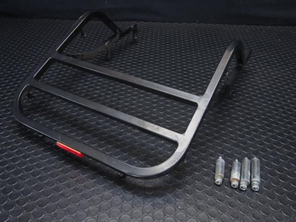 ライディングスポットZZR250キャリア黒リアボックス装着に～