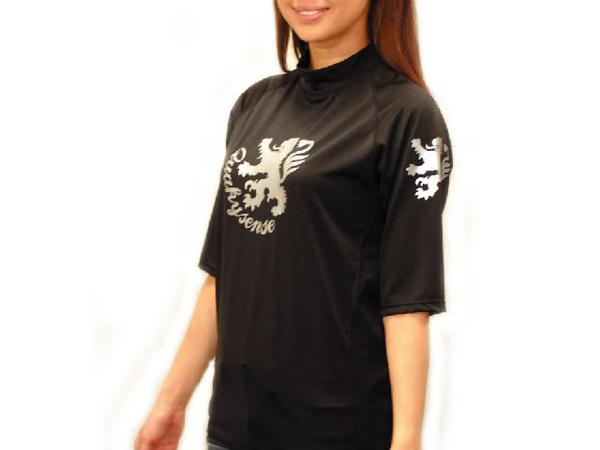 半額セール！クエーキーセンス★ラッシュガード半袖ブラック・XS