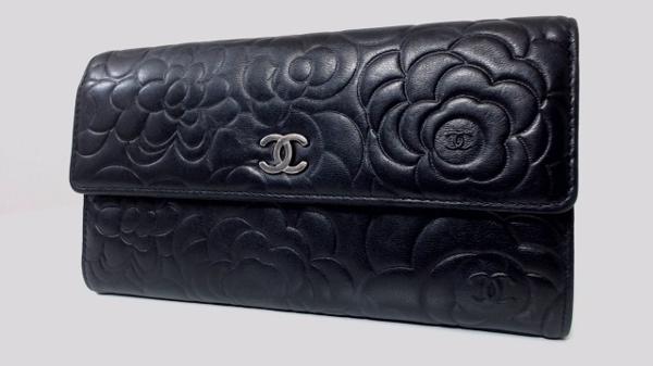 1円美品☆シャネル☆カメリア　２つ折り長財布　黒