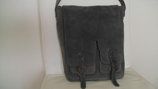 HYSTERICS（ヒステリックス）スエードレザーショルダーバッグ