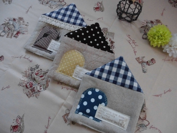 ハンドメイド*コースター　おうち 青＋茶　3枚セット　656_3