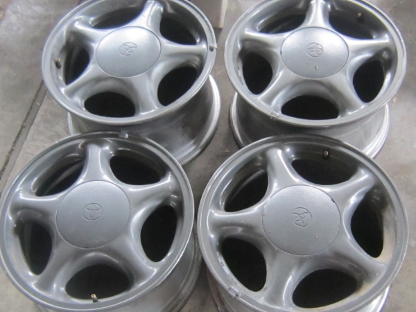 トヨタ　16　×　9J　8J　+50　114.3　本州送料無料　4本