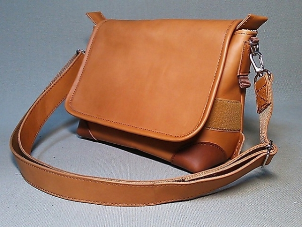 【★★★】本革レザー ハンドメイド ショルダーバッグ 未使用