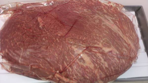 宮崎牛　A５　和牛モモ（カメ）2.4キロ　ローストビーフ　焼肉