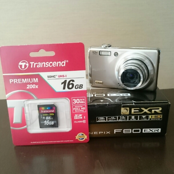 FUJIFILM FINE PIX F80EXR フジ デジカメ 中古美品_1