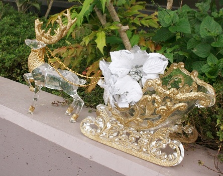 クリスマス 輸入雑貨 クリスタル調のエレガントなトナカイ&ソリ