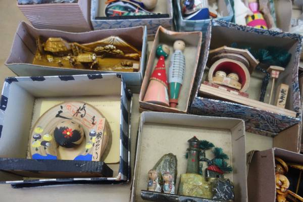 ▼　昭和５０年代　郷土玩具　土産　９９点　共箱入