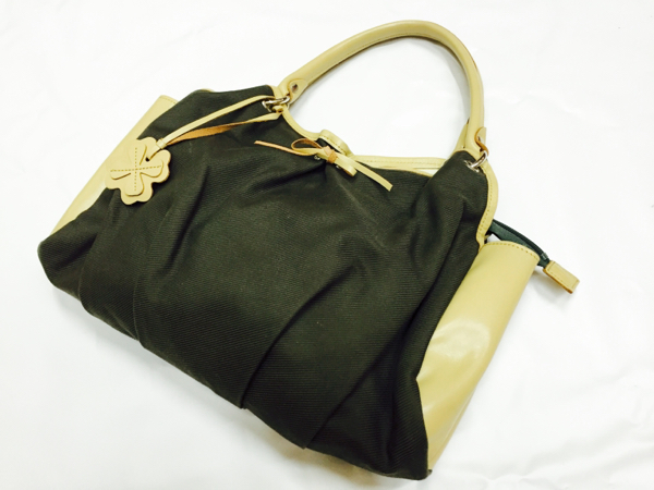 美品 モットー motto ハンドバッグ 仕切りあり 便利 カーキ色J18