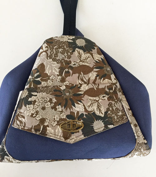 ハンドメイド*リバティーと帆布使用*変わりデザインリュック