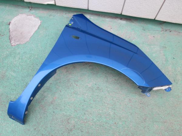 Ｅ１１　ノート 前期　純正　右フェンダー