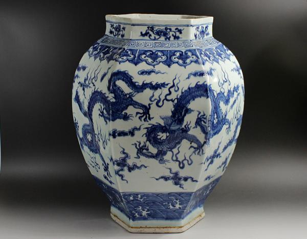 【源・m】《清朝期》元染付 雲龍文 六角面取大瓶/箱付