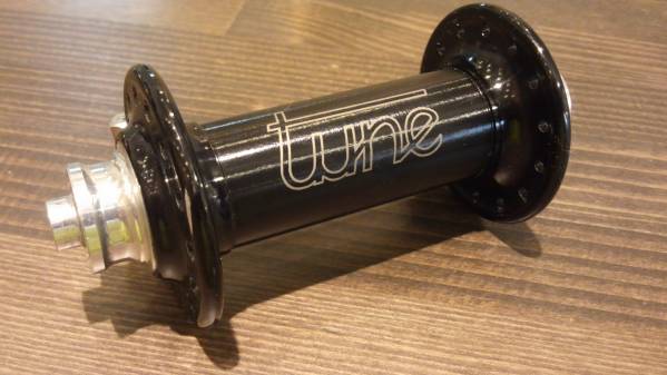 TUNE　MIG70　フロントハブ　２８ｈ　チューン