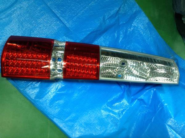 RF3 RF4 ステップワゴン　テールレンズ　テールランプ