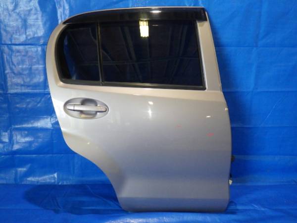 5 パッソ KGC30 前期 22年 純正 1KR-FE 右 リア ドア 右Rドア