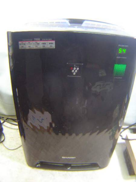 2010年シャープ加湿空気清浄機！KC-Z45-B！プラズマ7000搭載！