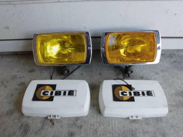 旧車 CIBIIE イエロー　フォグランプ 角型 　オートアクセサリー