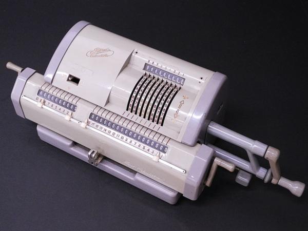 ◇昭和アンティーク Tiger Calculator タイガー手動式計算器