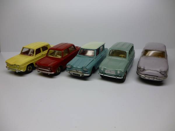 DINKY TOYS　5 FRENCH VEHICLES