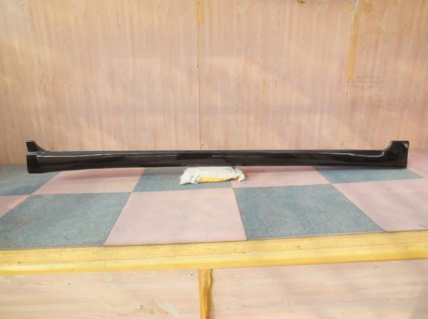 ◆ ZNE10G ウィッシュ 純正 右サイドステップ 76901-68030 クロ