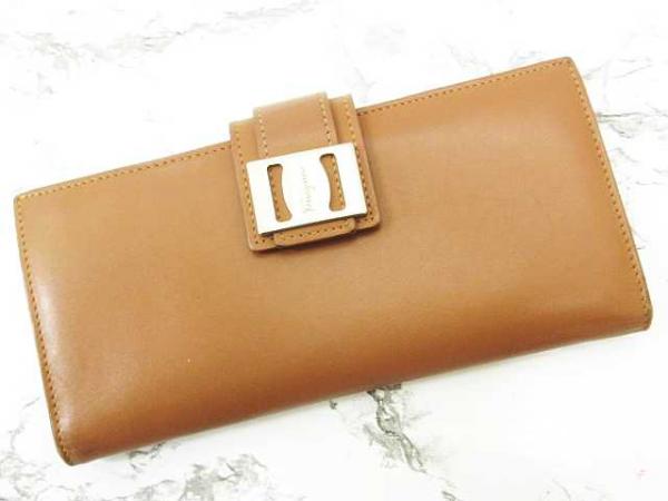 フェラガモ ヴァラ 二つ折り 長財布 本革 レザー 茶