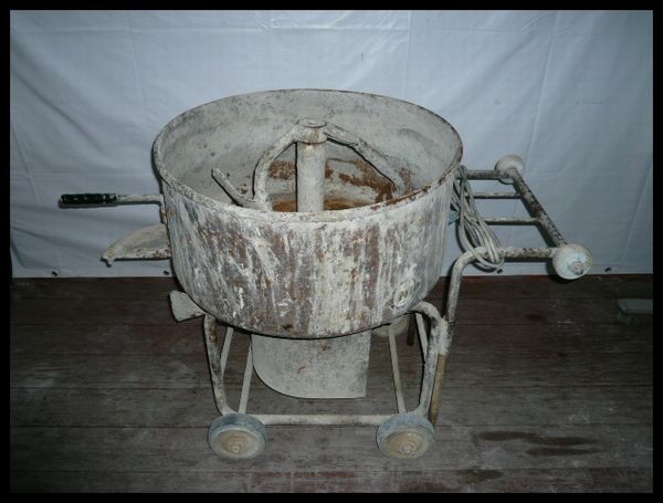 ◆建築機械 モルタルミキサー コンクリートミキサー 混練機 100V