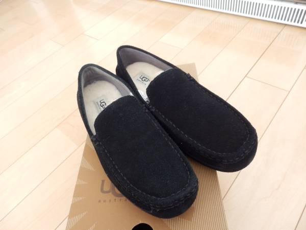 未使用★ＵＧＧ　スリッポン　黒　サイズ８　　２６ｃｍ