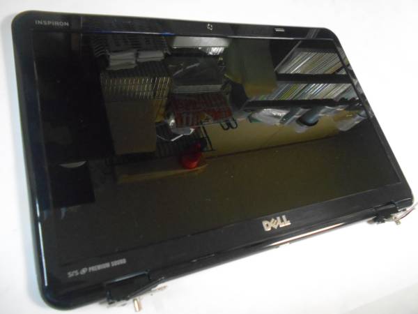 DELL inspiron N5110 光沢液晶パネル15.6インチ 上半身