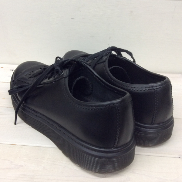 Dr. Martens ブラックレースアップブーツ Dr. Martens ブラック レース