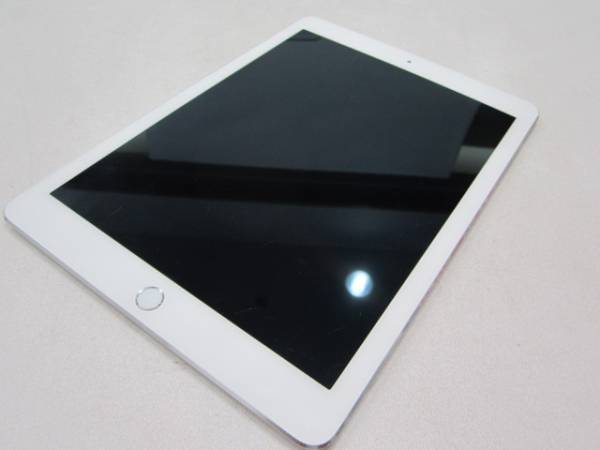 docomo iPad Air2 Wi-Fi Cellular 16GB シルバー 本体のみ docomo iPad Air2 Wi-Fi Cellular 16GB シルバー 本体のみ