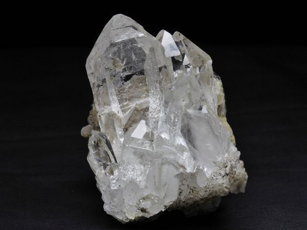 【鉱物水晶原石】スカルドゥ産タビー付きクォーツクラスター