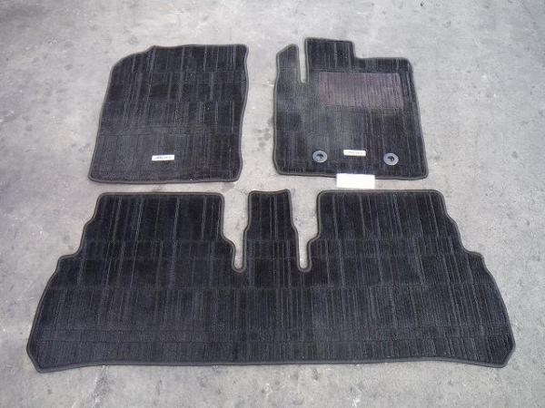 ムーヴ　LA100S　フロアーマット1台分　【12327443】