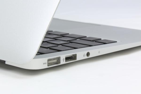 良品】Apple MacBook Air 11インチ 64GB MC505J/A Late 2010 Apple
