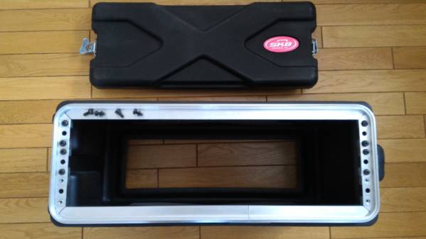 SKB製XRACK3(3Uラックケース)、AC3(ラック用ネジ)12本付き