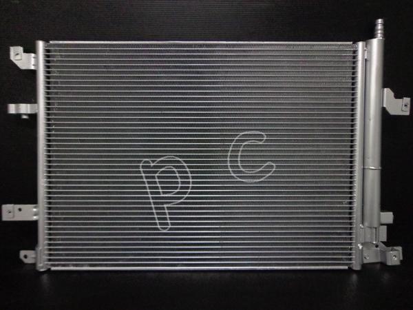 ボルボ V70 SB5244W '05～'08 コンデンサー