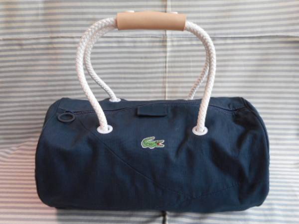 ☆LACOSTE　ラコステ　お洒落なバッグ　紺　正規品