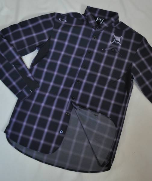 新品 オークリー 高機能 ストレッチ シャツ 撥水　M　黒紫