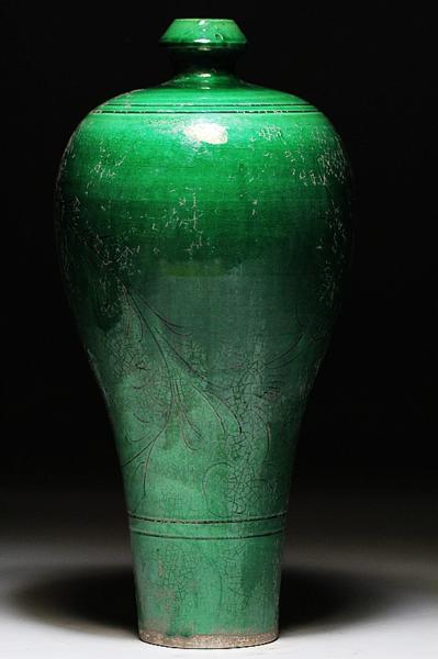 故宮保管委員会 磁州窯 緑釉 小童紋 梅瓶 高さ29cm Z141