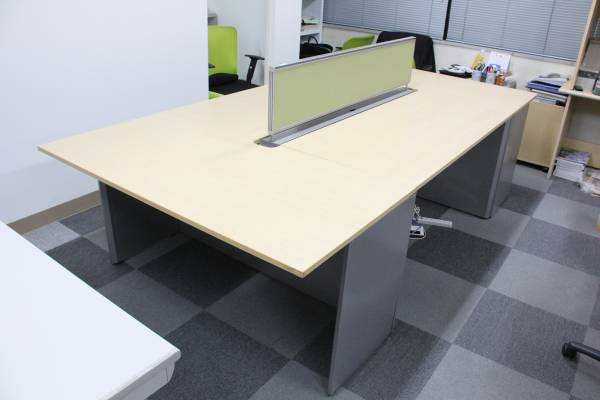 【引取限定】　オフィスデスク　　（中古品）