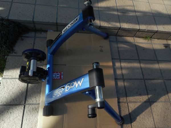 ミノウラ 固定ローラー台 冬場ロードバイク室内練習用に 【公式通販】