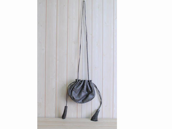 ZS●tamami watanabe　タマミ ワタナベ●牛革巾着バッグ●グレー