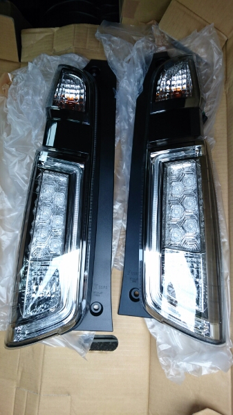 N-WGNカスタム 純正LEDテールランプ 左右 新品 パーツ 自動車メーカー