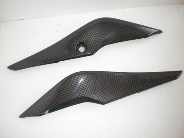未使用 ホンダCBR250R純正リアカバー左右/カーボン調