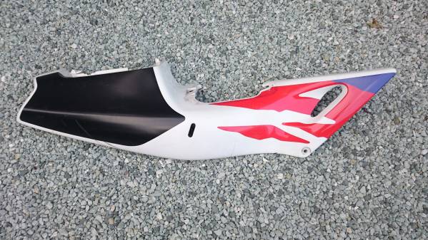 RVF400 シートカウル 左右セット NC35 カウル、フェンダー パーツ